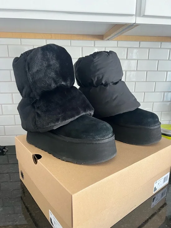 UGG Classic Mini Dipper Puffer
Platform Boot - Picture 11 of 17